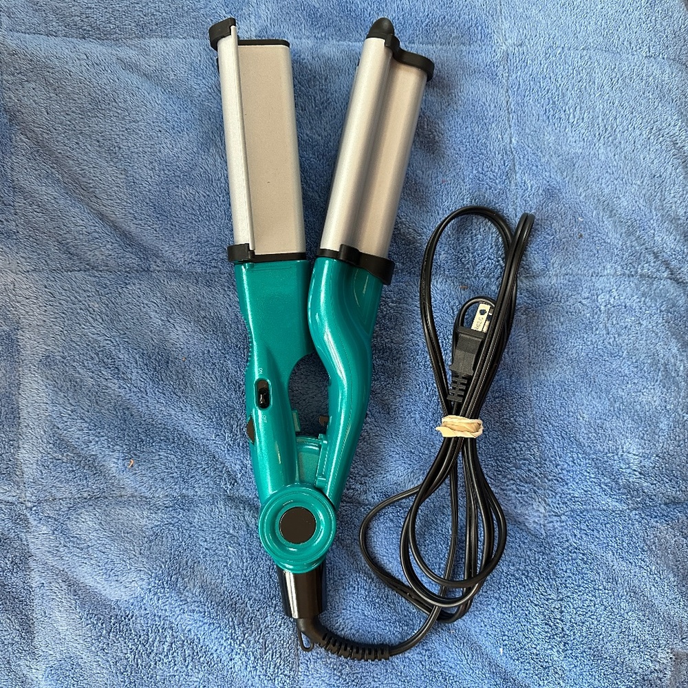 TIGI Teal and Silver Hair Waver
